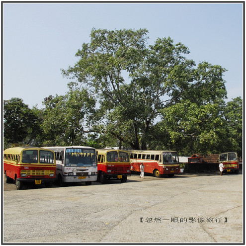 印度交通像廟會(huì) 校車很拉風(fēng)(圖) 印度交通像廟會(huì) 校車很拉風(fēng)(圖)