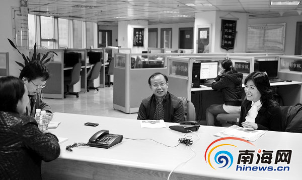 海南委員建議政府發(fā)校車補貼 鼓勵校車便民服務(wù)(圖) 海南委員建議政府發(fā)校車補貼 鼓勵校車便民服務(wù)(圖)