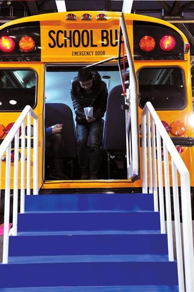 一切為了孩子利益 首屆校車展主打安全牌