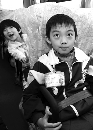 一輛校車的城市之旅(組圖) 一輛校車的城市之旅(組圖)