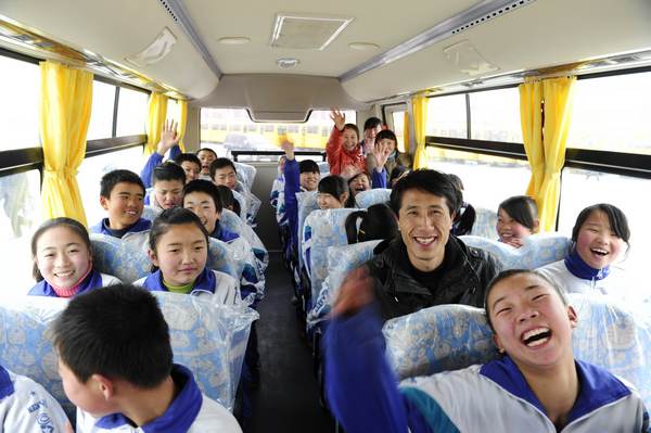 寧夏中衛(wèi)40輛“大鼻子”校車上崗了 寧夏中衛(wèi)40輛“大鼻子”校車上崗了