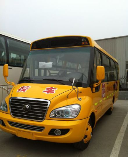 遼寧省阜新縣購進(jìn)100輛宇通美式長頭校車/ 遼寧省阜新縣購進(jìn)100輛宇通美式長頭校車