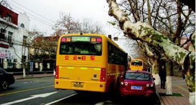 每輛虧7000 青島校車運(yùn)營(yíng)難(圖)