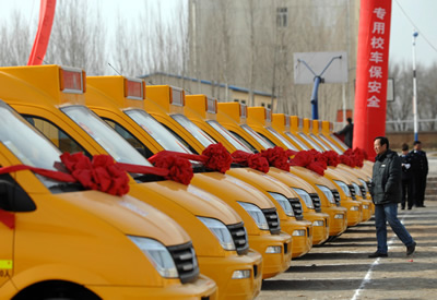 陜西銅川實(shí)現(xiàn)安全校車全覆蓋(圖)