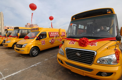 陜西銅川實(shí)現(xiàn)安全校車全覆蓋(圖)