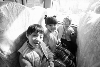 甘肅省“大鼻子”校車(chē)超 50輛