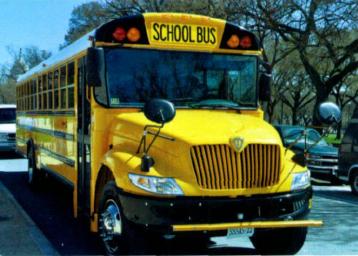 美國校車:一項(xiàng)延續(xù)百余年的安全工程(圖) 美國校車:一項(xiàng)延續(xù)百余年的安全工程(圖)