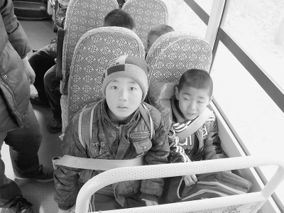 安全校車何時“路路通”(組圖) 安全校車何時“路路通”(組圖)