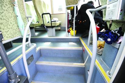 依校車(chē)新國(guó)標(biāo) 現(xiàn)有大鼻子校車(chē)不達(dá)標(biāo)