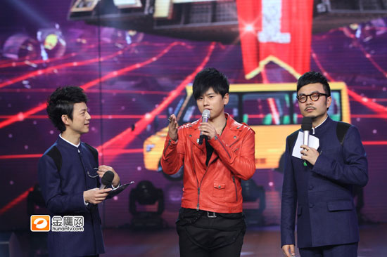 第四期《天聲一隊(duì)》送出四輛愛(ài)心校車 第四期《天聲一隊(duì)》送出四輛愛(ài)心校車