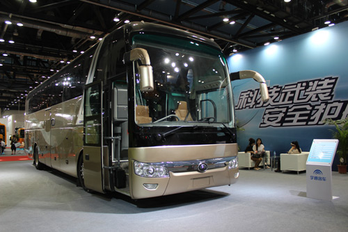 新產(chǎn)品新技術綻放道路運輸展 宇通引領中國客車未來