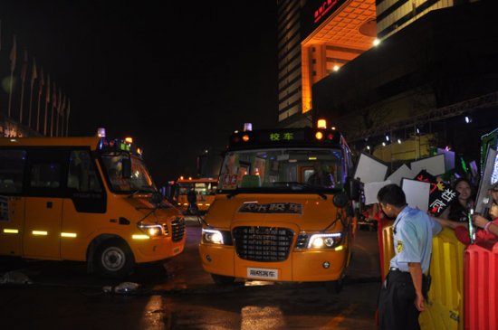 《天聲一隊》快樂校車第十期捐贈情況