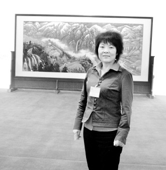 賈迎春:由中央財(cái)政為寄宿制中小學(xué)配置校車(chē)