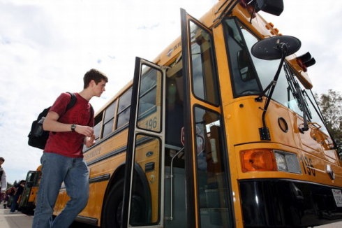 美國(guó)校車安全的四大保障(圖) 美國(guó)校車安全的四大保障(圖)