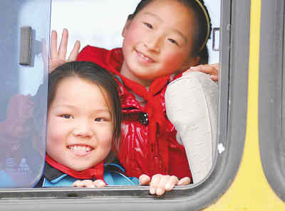 校車安全，我們?cè)陉P(guān)注（圖）