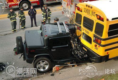 美國校車特權(quán):可給交警開罰單 美國校車特權(quán):可給交警開罰單