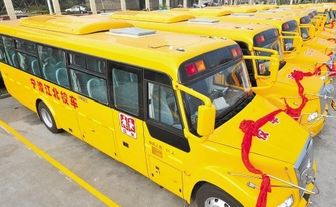 9月3日起江北28輛新校車上路 學生每天坐車只要兩元