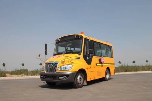 小校車破解大難題 宇通B照小校車化解校車司機(jī)匱乏窘境