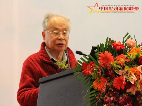 何祚庥:依靠新技術(shù)推動(dòng)電動(dòng)車(chē)發(fā)展