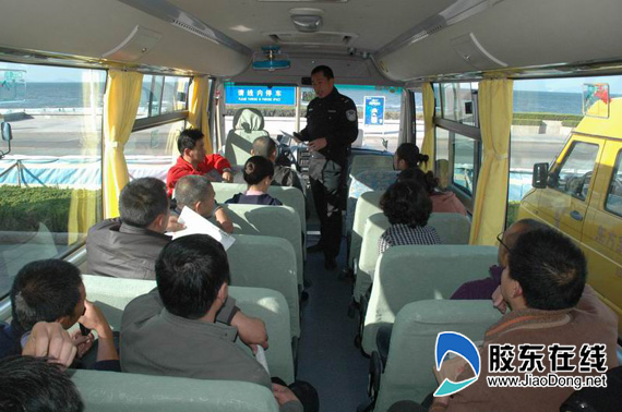 開發(fā)區(qū)交警加強(qiáng)校車排查和校車駕駛員培訓(xùn)