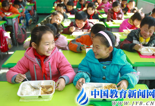 開(kāi)學(xué)啦！校車(chē)、校服、營(yíng)養(yǎng)餐準(zhǔn)備好了么？