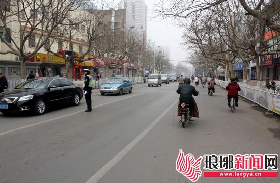 臨沂校車限時(shí)整改20天 18輛校車僅3輛達(dá)標(biāo)運(yùn)營(yíng)