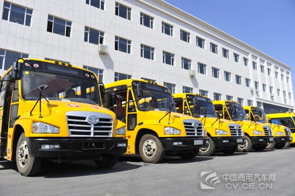 學童安全 一汽關懷——一汽校車長春雙陽批量交車喜獲蛇年開門紅