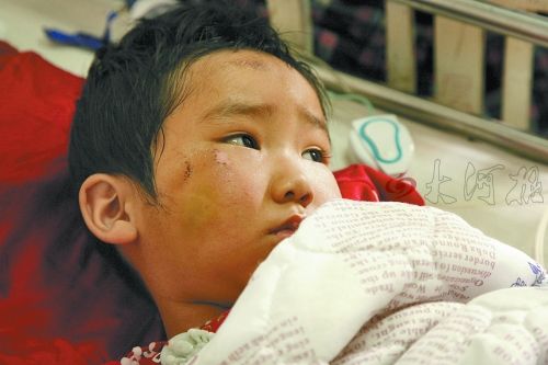 澠池:一幼兒園面包車側(cè)翻致多傷 教育局否認(rèn)是校車 點(diǎn)擊圖片查看下一頁(yè)