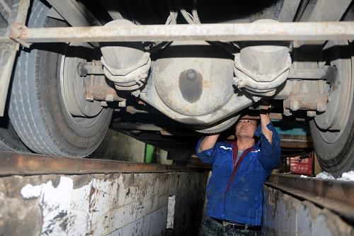 校車服務(wù)中心:為孩子出行系上“安全帶” 校車服務(wù)中心:為孩子出行系上“安全帶”