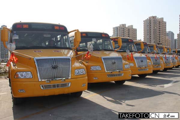 教育部試推校車 信息實(shí)時(shí)通 確保校車安全 教育部試推校車 信息實(shí)時(shí)通 確保校車安全