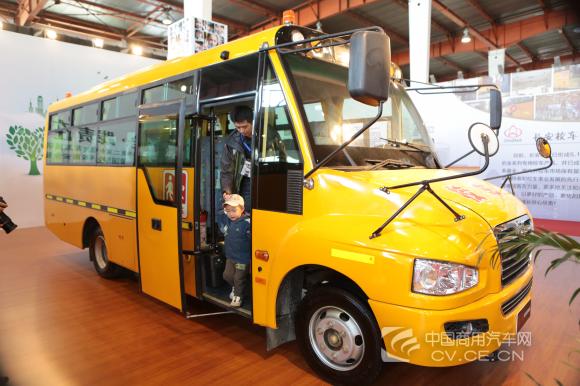 一汽校車:智在安全 踐責(zé)在心