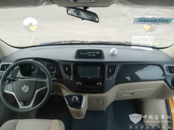 用責(zé)任與愛心占領(lǐng)教育高地 歐輝品質(zhì)校車進(jìn)“冰城”