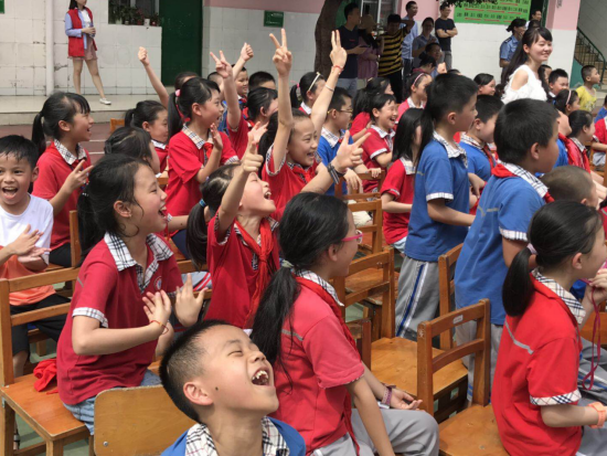 操場(chǎng)化身“校車賽道” 廈門金旅校園公益讓孩子們?cè)谟螒蛑惺斋@安全 操場(chǎng)化身“校車賽道” 廈門金旅校園公益讓孩子們?cè)谟螒蛑惺斋@安全