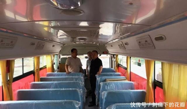 校車巡展進(jìn)湖北——暑期巡展系列報(bào)道之一 校車巡展進(jìn)湖北——暑期巡展系列報(bào)道之一