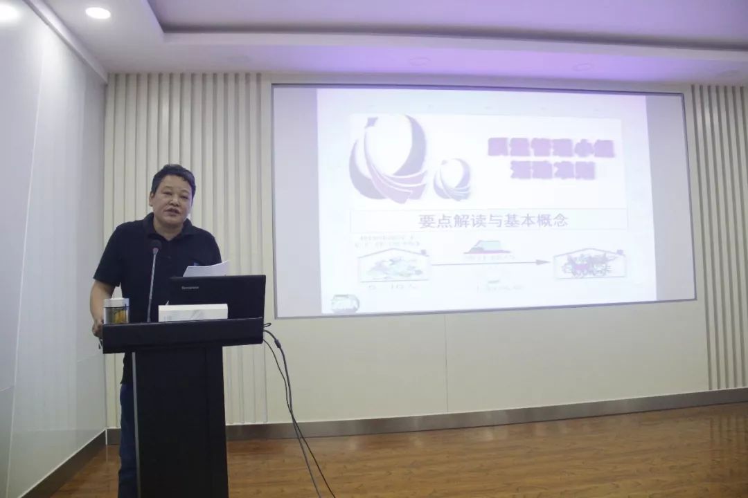 “不忘初心 錘煉匠心”系列活動之六——交運溫馨校車公司舉行“不忘初心、錘煉匠心”企業(yè)管理專題培訓