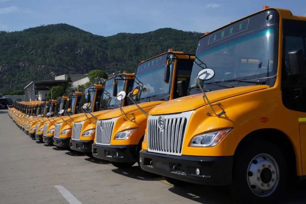 平安上學(xué)路，金旅校車為“愛”守護(hù)