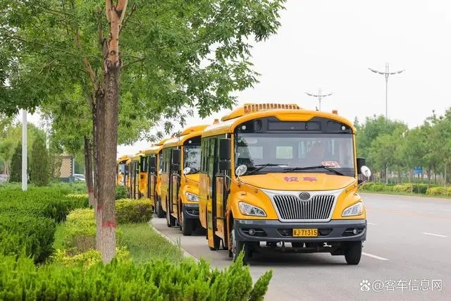 黃驊校車聯(lián)手宇通，把公益做成事業(yè)