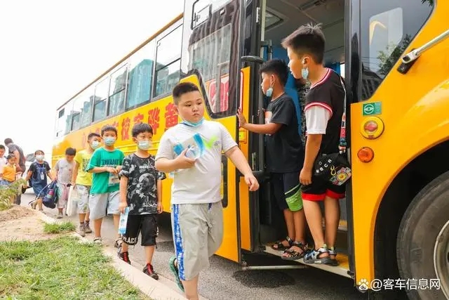 黃驊校車聯(lián)手宇通，把公益做成事業(yè)