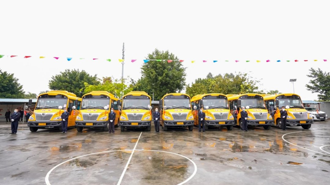 新年開門紅！45輛宇通校車交付江門開平