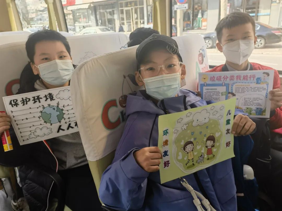 垃圾分類 童心同行 | 城運(yùn)控股集團(tuán)交運(yùn)溫馨校車公司開展“垃圾分類”主題流動(dòng)課堂 圖片