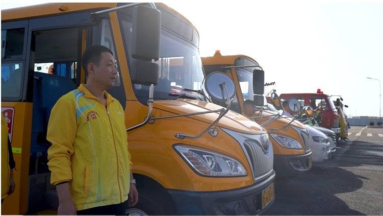 做通勤路上的“鋼鐵防線”，宇通校車實(shí)景演練護(hù)航上學(xué)路