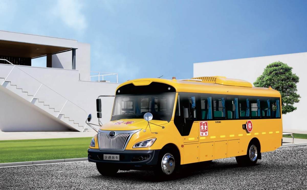 做通勤路上的“鋼鐵防線”，宇通校車實(shí)景演練護(hù)航上學(xué)路