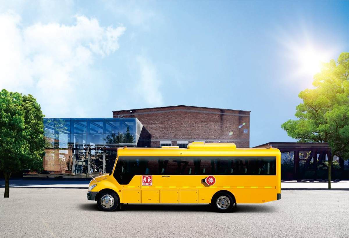 做通勤路上的“鋼鐵防線”，宇通校車實(shí)景演練護(hù)航上學(xué)路