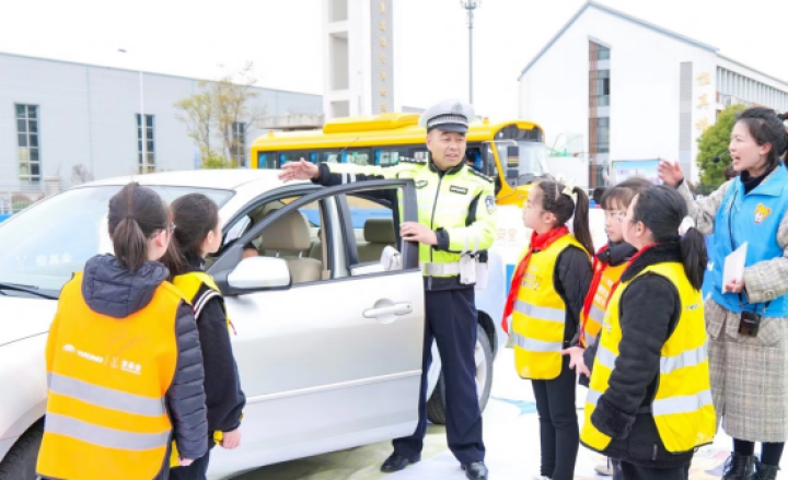 捐贈(zèng)超1500萬元，2023宇通壹基金兒童交通安全公益行首站走進(jìn)