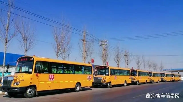 駛?cè)牍鲙X！中通校車高品質(zhì)護(hù)航學(xué)童“無憂成長路”