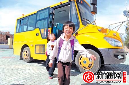新疆烏魯木齊縣農(nóng)牧區(qū)首輛“長(zhǎng)鼻子”校車(chē)啟用 新疆烏魯木齊縣農(nóng)牧區(qū)首輛“長(zhǎng)鼻子”校車(chē)啟用