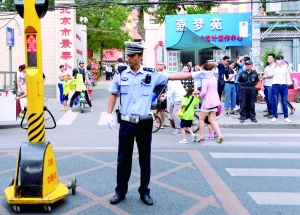 開學(xué)日早高峰 6年來最通暢