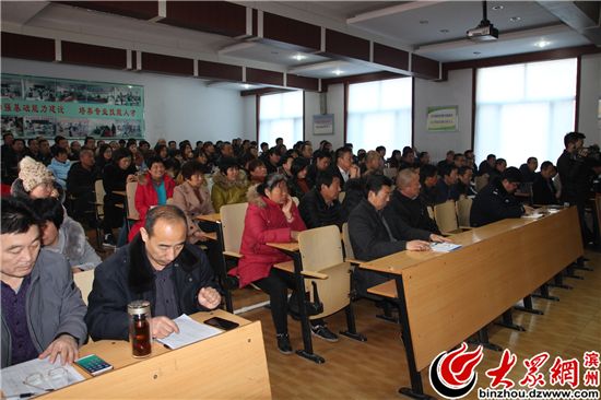 山東省濱州市惠民縣召開2018年全縣校車司機安全培訓(xùn)會/ 山東省濱州市惠民縣召開2018年全縣校車司機安全培訓(xùn)會