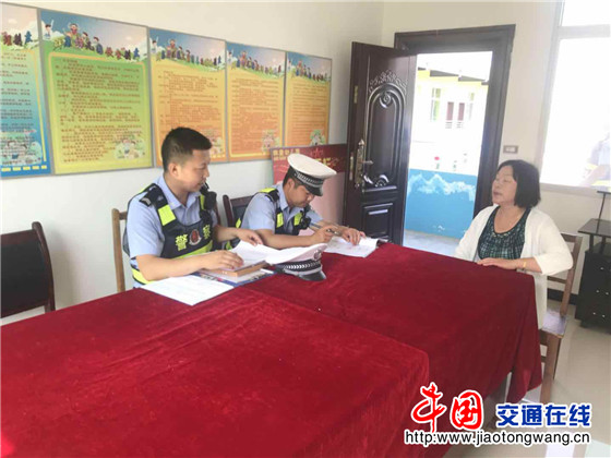 陜西安康恒口大隊(duì)：開展幼兒園校車安全大檢查、大宣傳活動