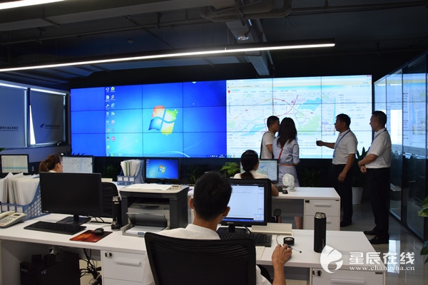 長(zhǎng)沙：安全生產(chǎn)看長(zhǎng)沙④丨實(shí)時(shí)監(jiān)控每一臺(tái)校車運(yùn)營(yíng)，保障每一位學(xué)生安全